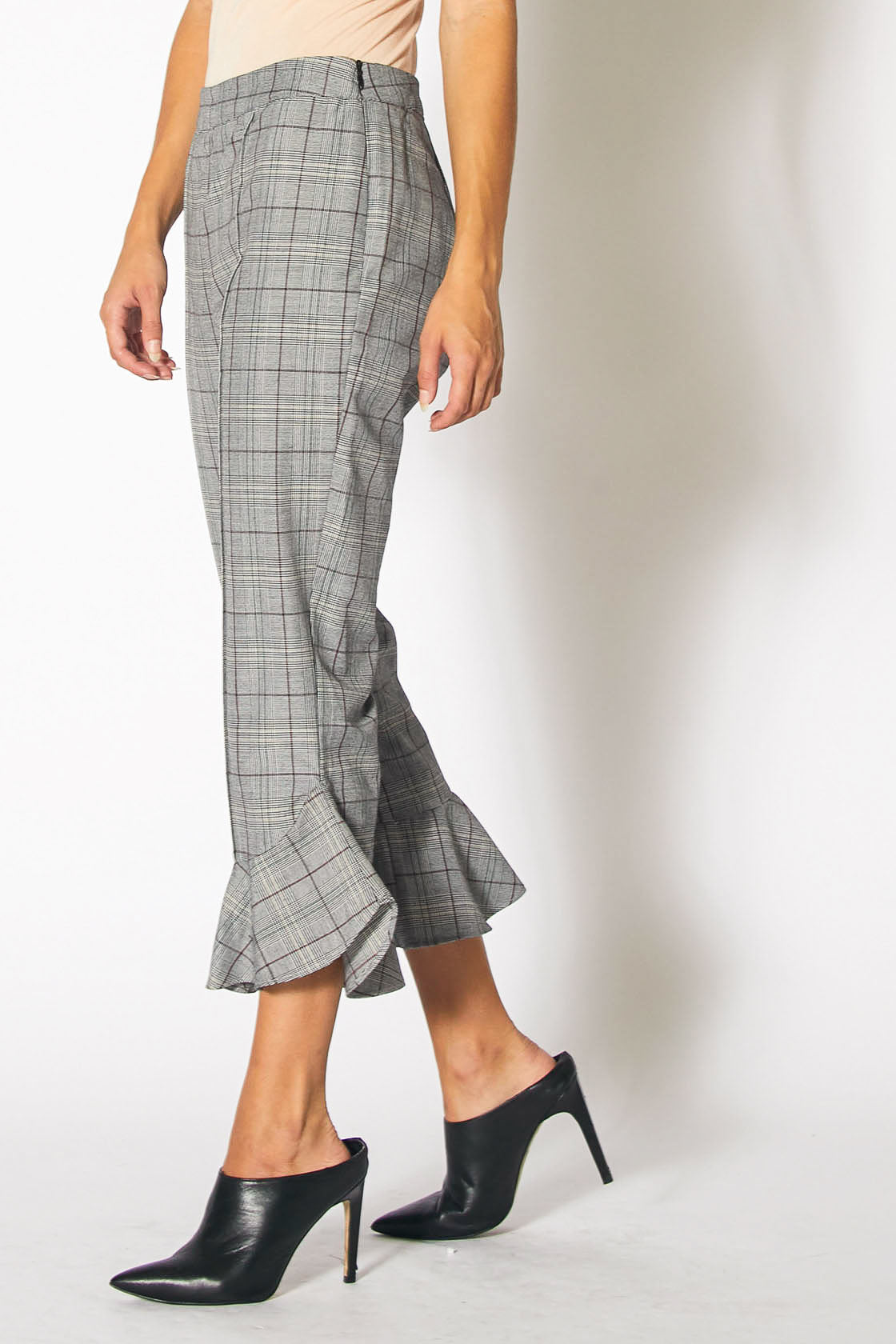 Women's Ruffle Flare Pants In Grey