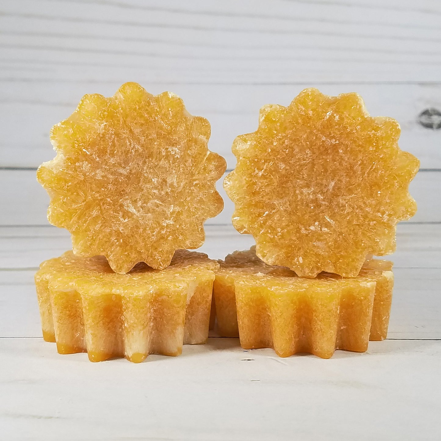 Old Sandalwood Scented Wax Melt Tarts